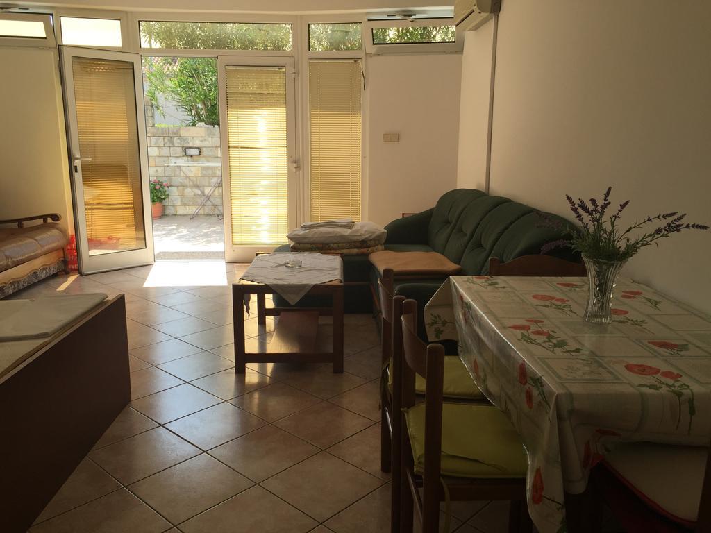 Apartments Antonia Malinska Zewnętrze zdjęcie