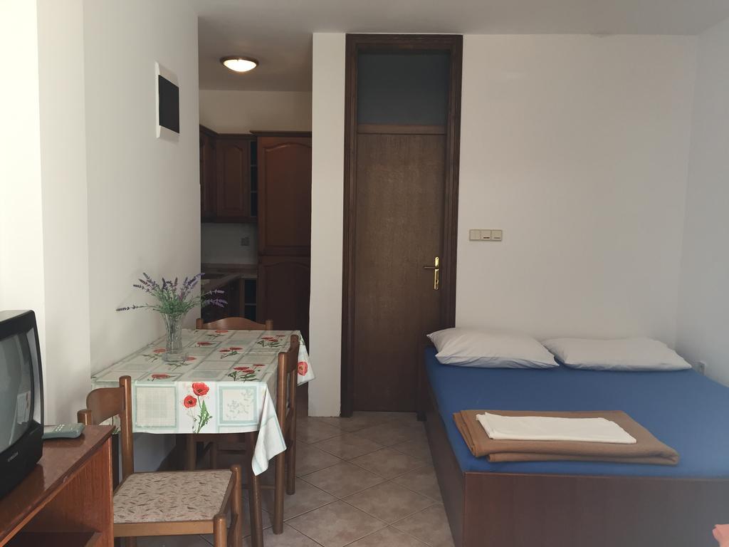Apartments Antonia Malinska Zewnętrze zdjęcie