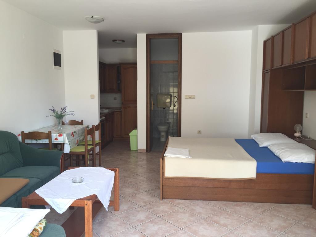 Apartments Antonia Malinska Zewnętrze zdjęcie